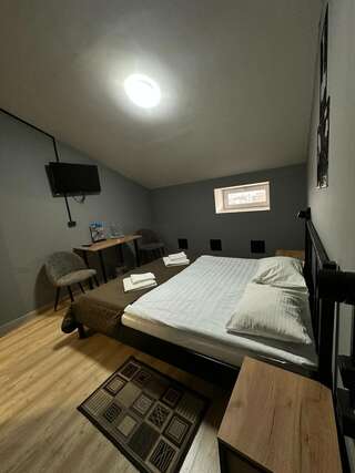 Гостиница Застава Владимир Классический четырехместный номер-12